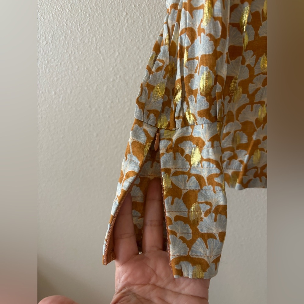 Avara Blouse Gold and White - Picture 4 of 7
